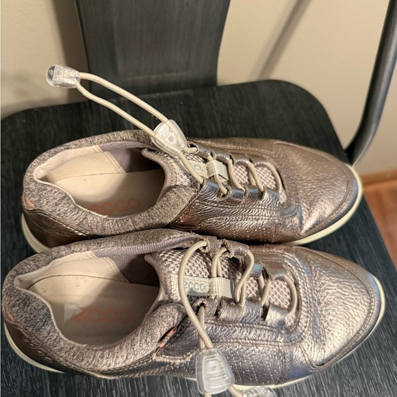 ECCO Women's Sense Toggle Fashion Sneaker, Rose Gold Sz 5 - Picture 2 of 15